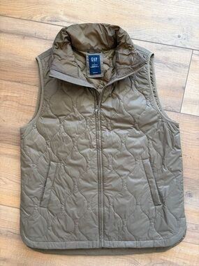 GAP Quilted Puffer Vest - Olive